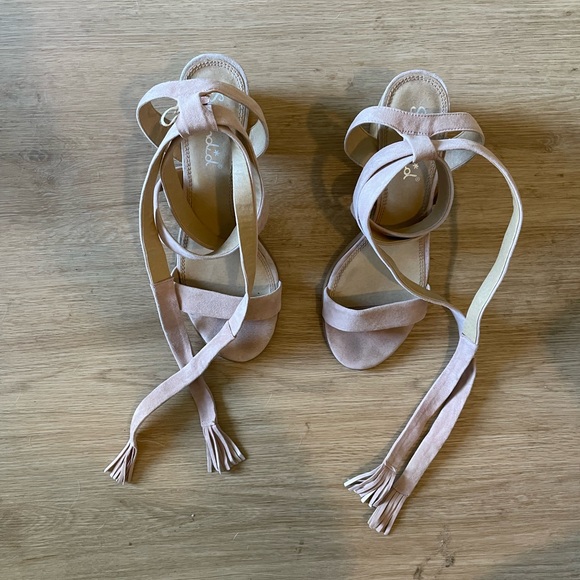 Splendid Pink Strappy Sandals - Picture 2 of 2